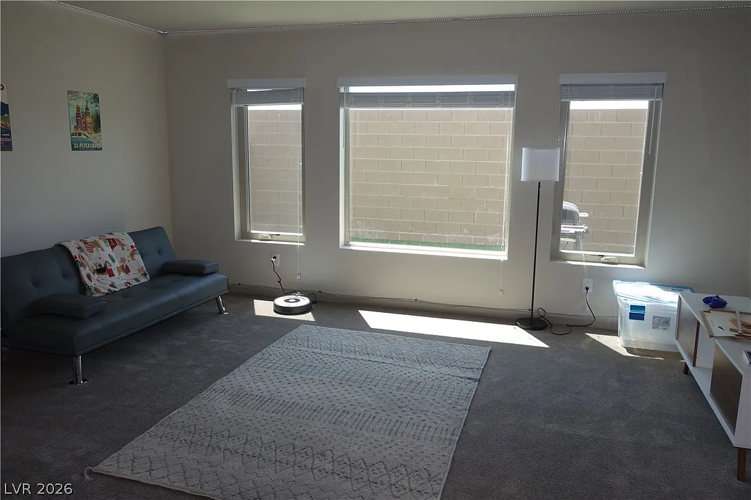 3 bed, 2.5 bath, 2414 sqft, $2,695 — Photo 4