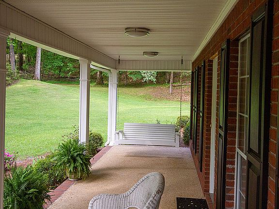 4th image of 103 Danawood Ln