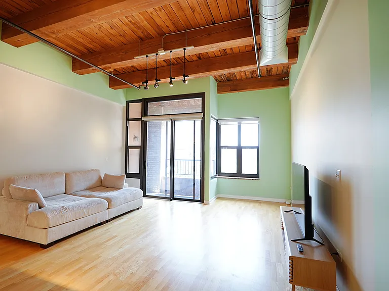 1503 S State St #611 — Photo 2