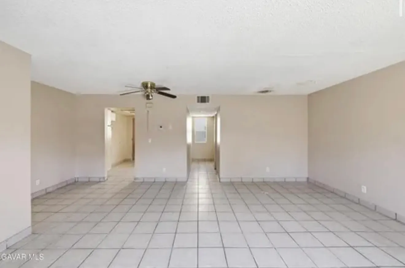 3 bed, 1316 sqft, $2,700 — Photo 2