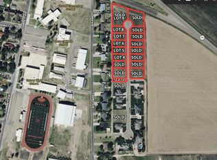 406 Carolyn St, Gruver, TX 79040