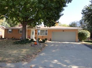 519 Courtesy Ln, Bethalto, IL 62010