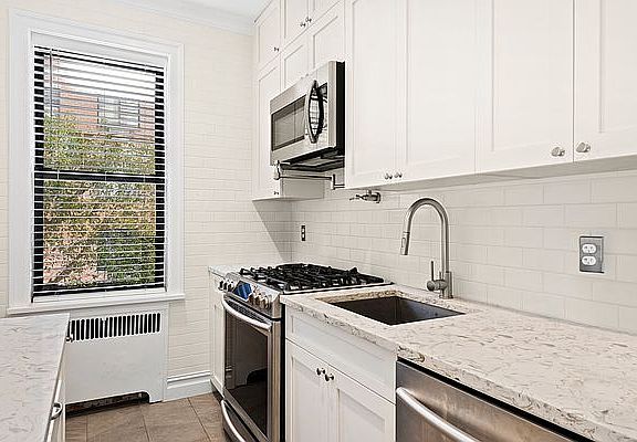 5th image of 687 W 204th St APT 1F