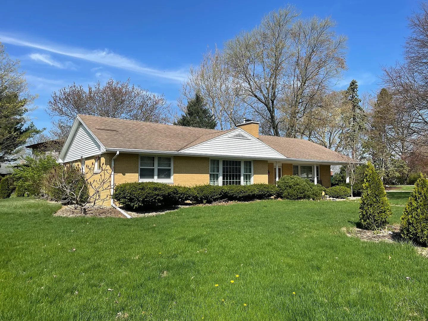 701 Eden Park Dr photo 1