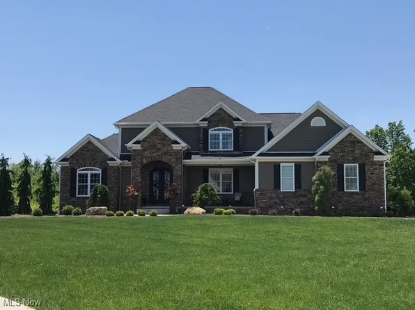 3327 Hampton Hall, Poland, OH 44514