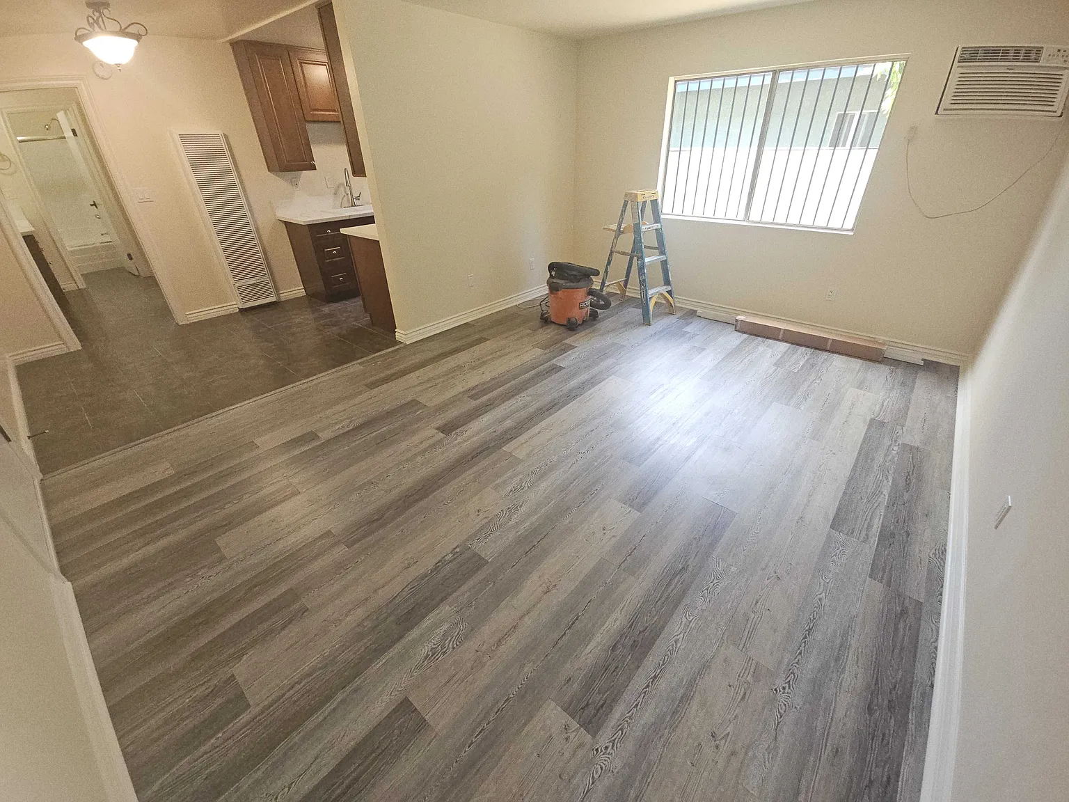 1 bed, $1,824 — Photo 4