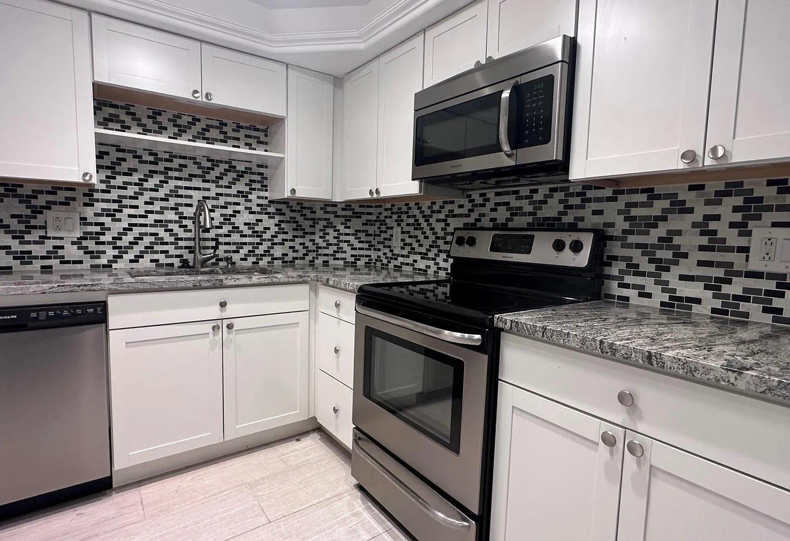 1 bed, 1.0 bath, 750 sqft, $1,800 — Photo 1
