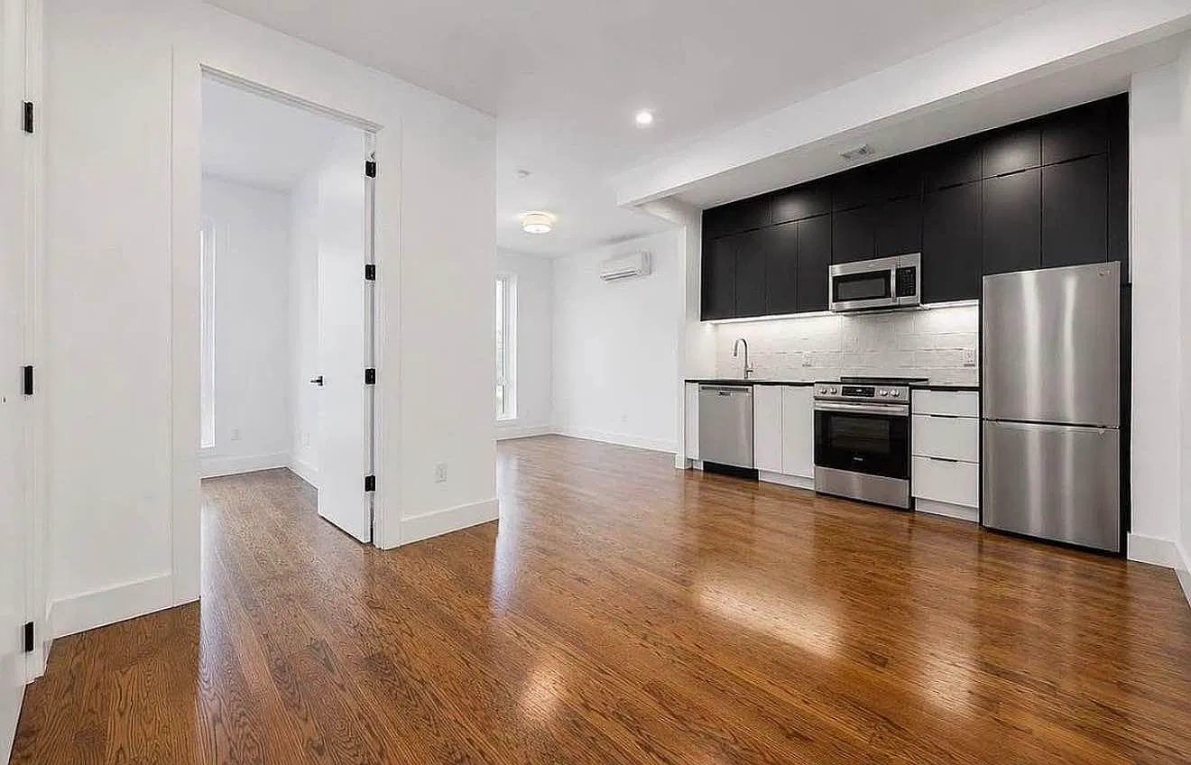 2829 Snyder Avenue — Photo 2