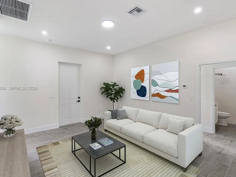 710 Peacock Ave — Photo 11