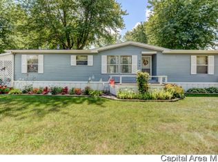 406 E Taylorville Rd, Taylorville, IL 62568