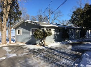 120 Stoney Beach Rd, Oshkosh, WI 54902