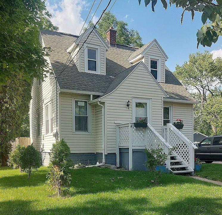 2nd image of 519 Julia St