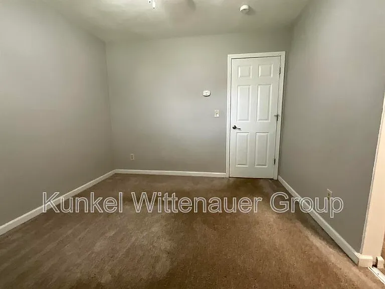 304 S Hilgard St — Photo 12