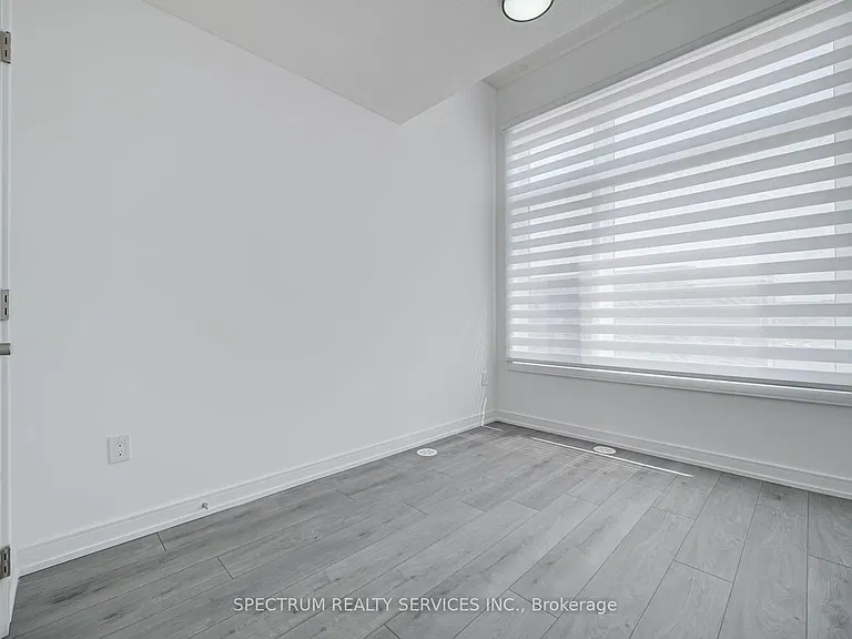 146 Blue Forest Cres — Photo 38