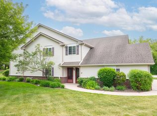 652 Pewaukee Rd UNIT A, Pewaukee, WI 53072