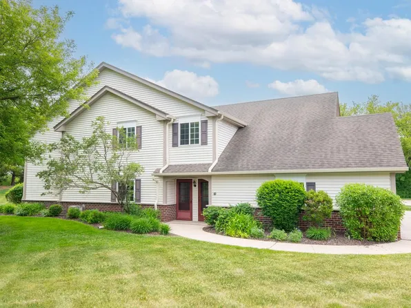 652 Pewaukee ROAD #A, Pewaukee, WI 53072