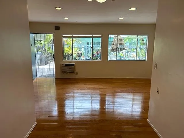 1011 N Hilldale St #5 — Photo 10