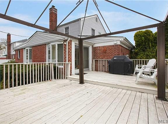 4th image of 2262 1st St