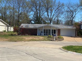 4824 Holmeswood Ct, Saint Louis, MO