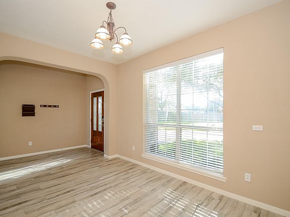 5th image of 2102 Dolan Hills Ct