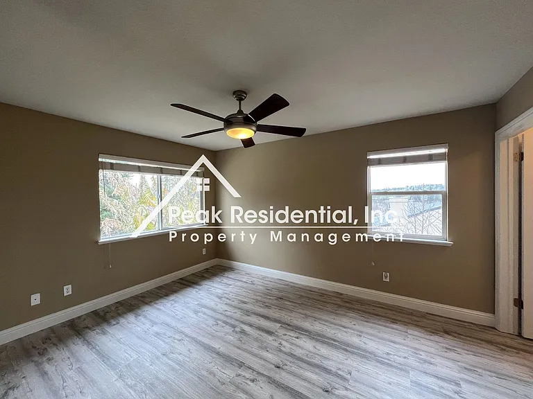 1933 Tyndrum Ln — Photo 27