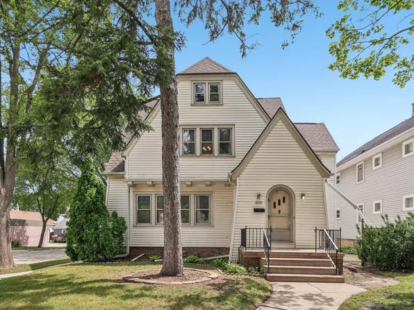 2200 South 65th STREET #2202, West Allis, WI 53219