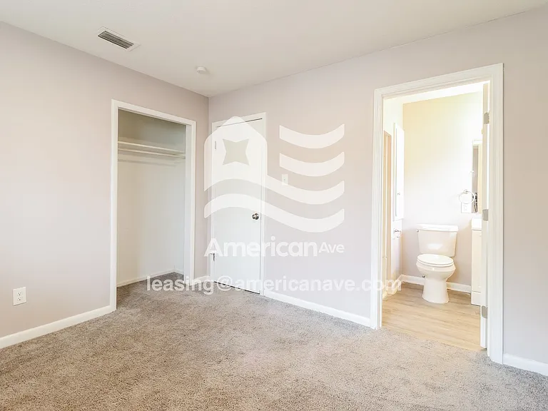 742411_007_wm_-_main_bedroom_13620232.jpg