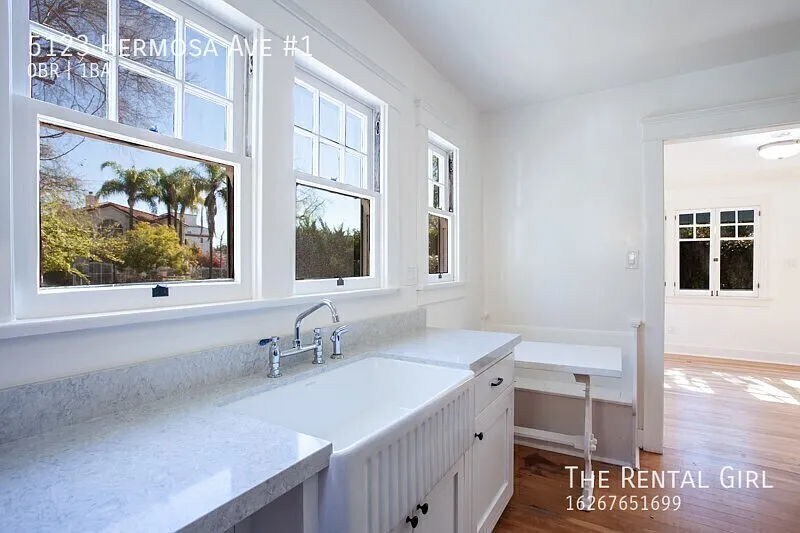 Classic 1920's Hermosa Ave Hideaway! | Darling Corner Studio W/ Mini-Split AC + Clawfoot Tub | In... — Photo 2