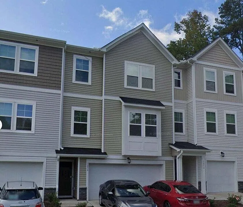 1056 Lily Loch Way