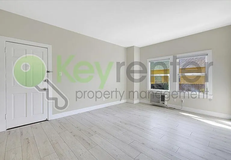 1119 Lochbrae Rd #1 — Photo 24