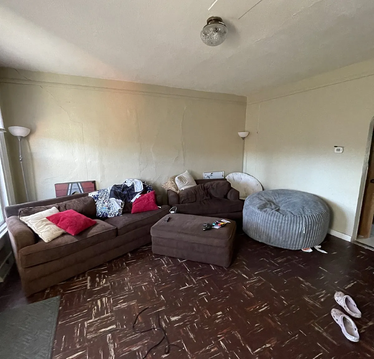 3 bed, 1.0 bath, 1940 sqft, $410 — Photo 3