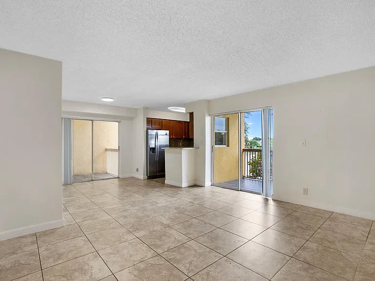 7640 Westwood Dr #411 — Photo 10