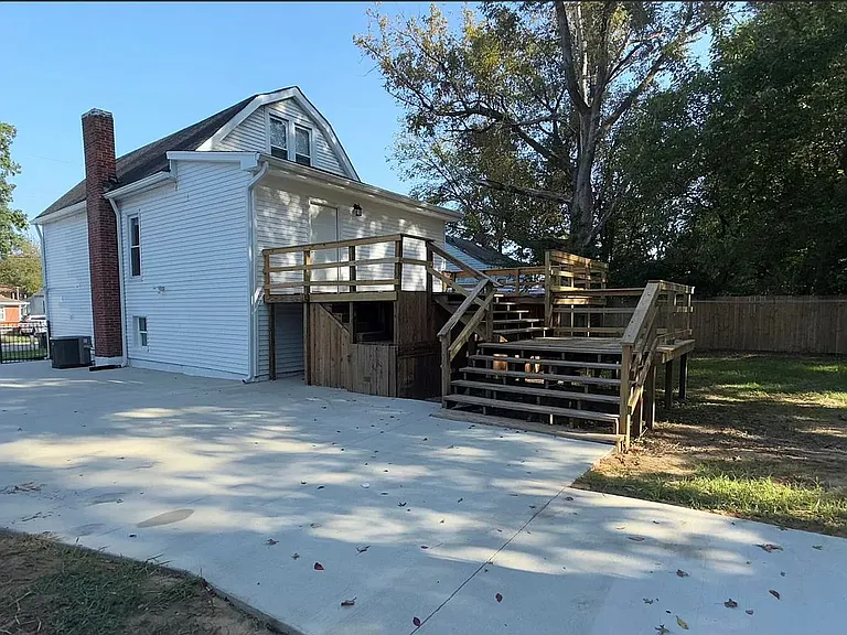 5110 Emery Ave — Photo 2