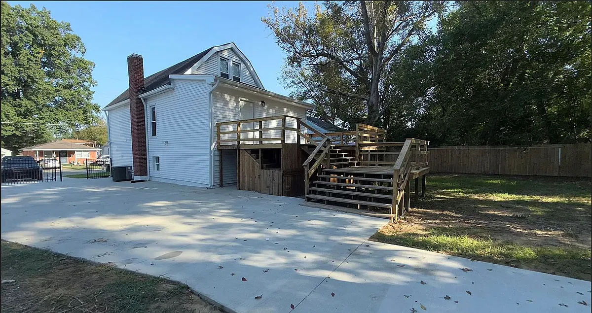 Building Photo - 5110 Emery Ave