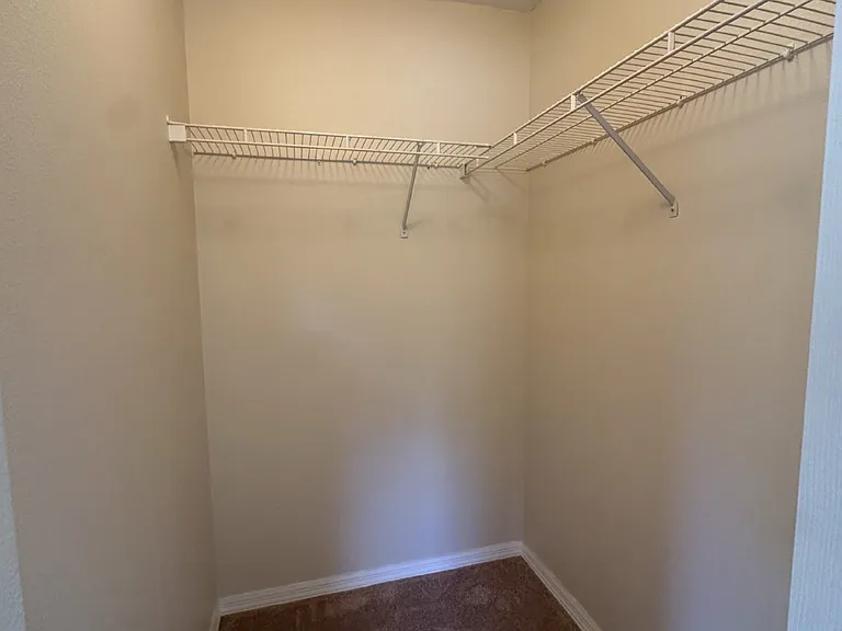 2074 Foxwood Dr — Photo 12