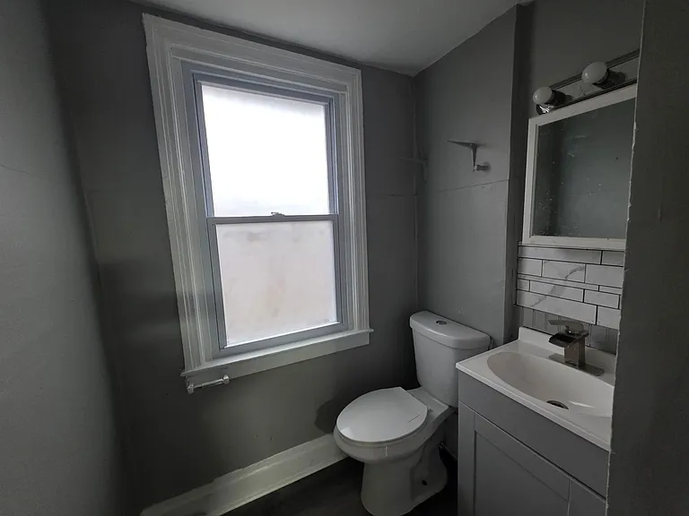 505 Harker St — Photo 7