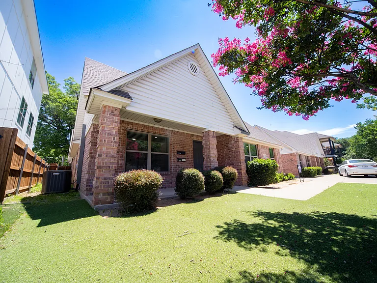 3235 S University Dr — Photo 3
