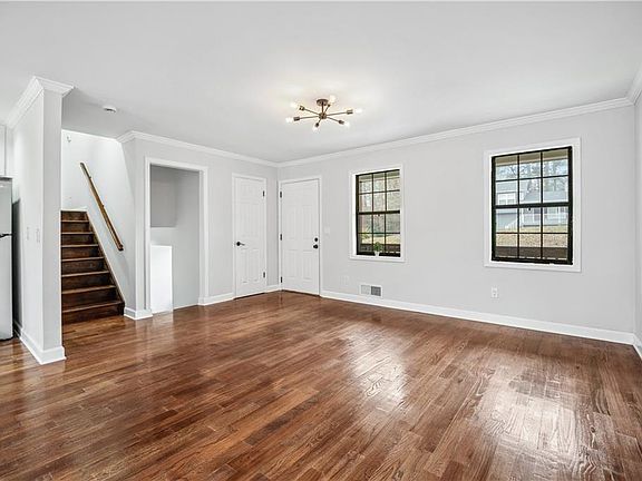 5th image of 2655 Montego Dr
