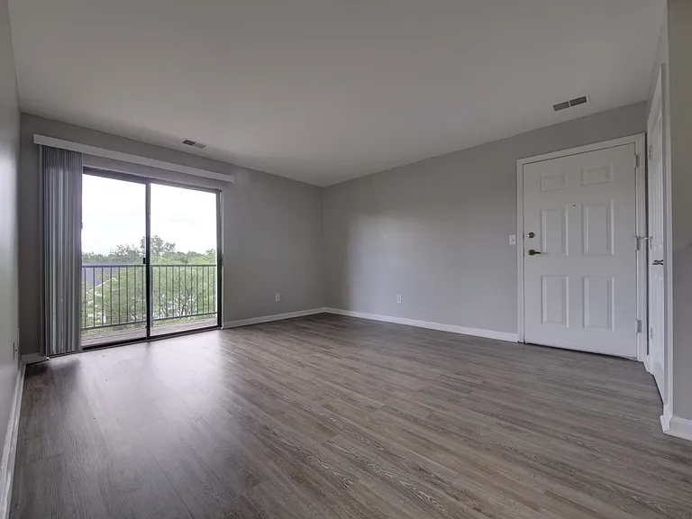 Boulder Pointe Apartments — Photo 17