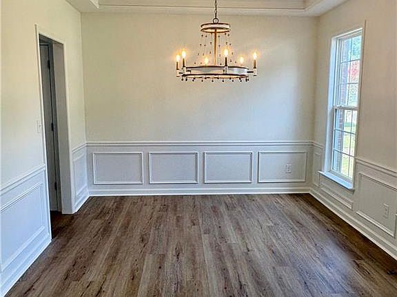 5th image of 3403 Hampreston Way NW