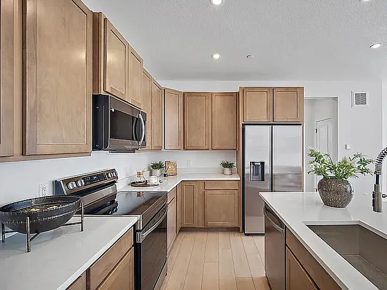 11960 Soprano Cir #304 — Photo 10