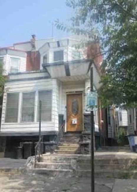 2nd image of 5121 Locust St