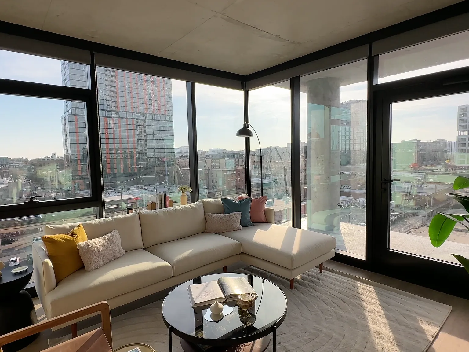2 bed, 1070 sqft, $4,300 — Photo 4
