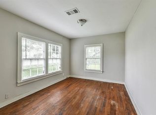 424 Thomas St, Clute, TX 77531