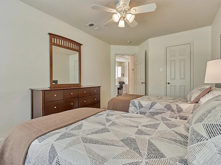 15 Cobble Gate Pl — Photo 30