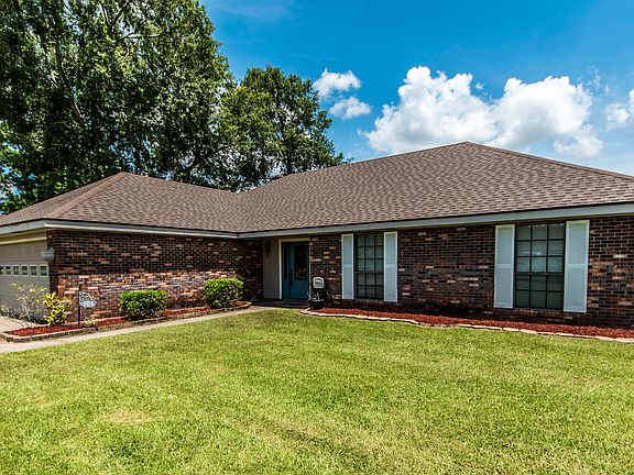 2nd image of 104 Irish Bend Dr