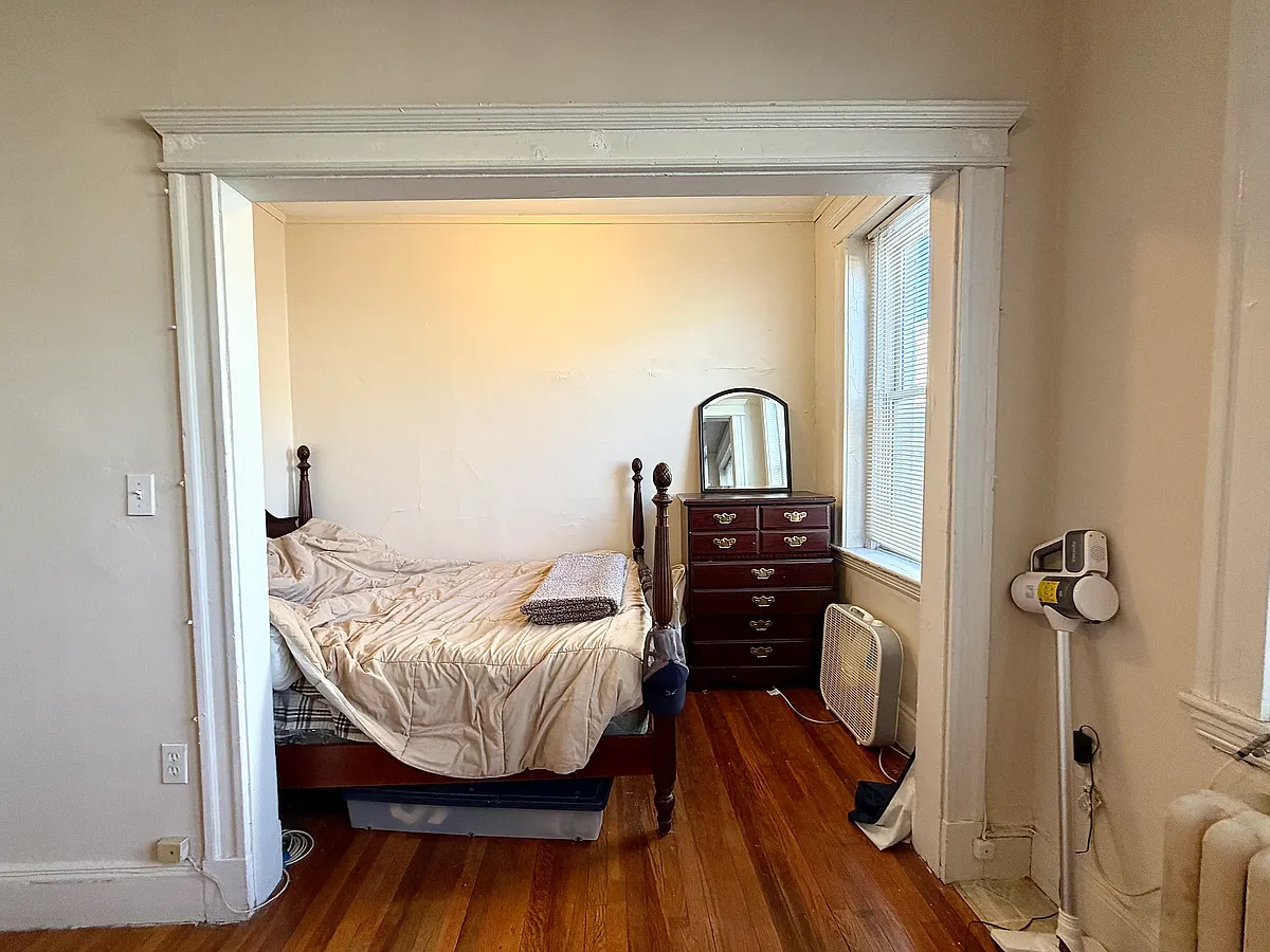 Building Photo - 1629 Commonwealth Ave #16