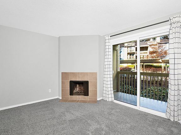 3rd image of 9474 Redmond Woodinville Rd NE APT A202