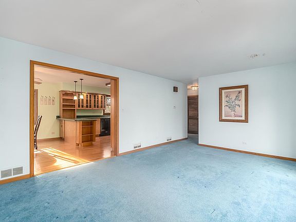 3rd image of 8635 W 93rd Pl