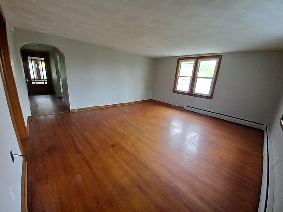 3rd image of 1227 Border Ave